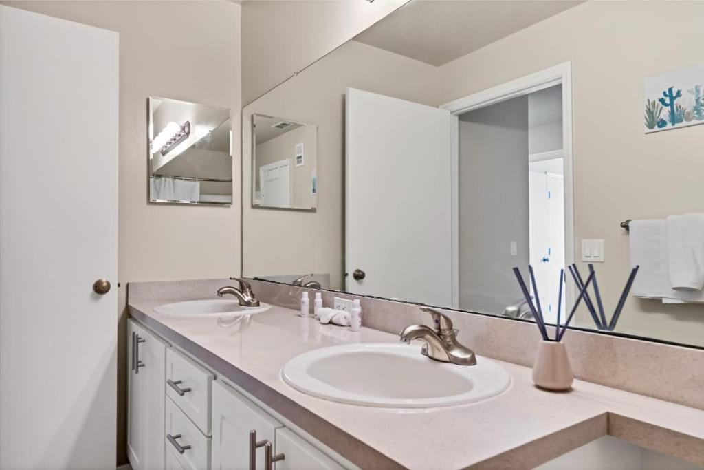 Appartement Designed 2Br With Balcony Pool And Gym à Bradenton Extérieur photo