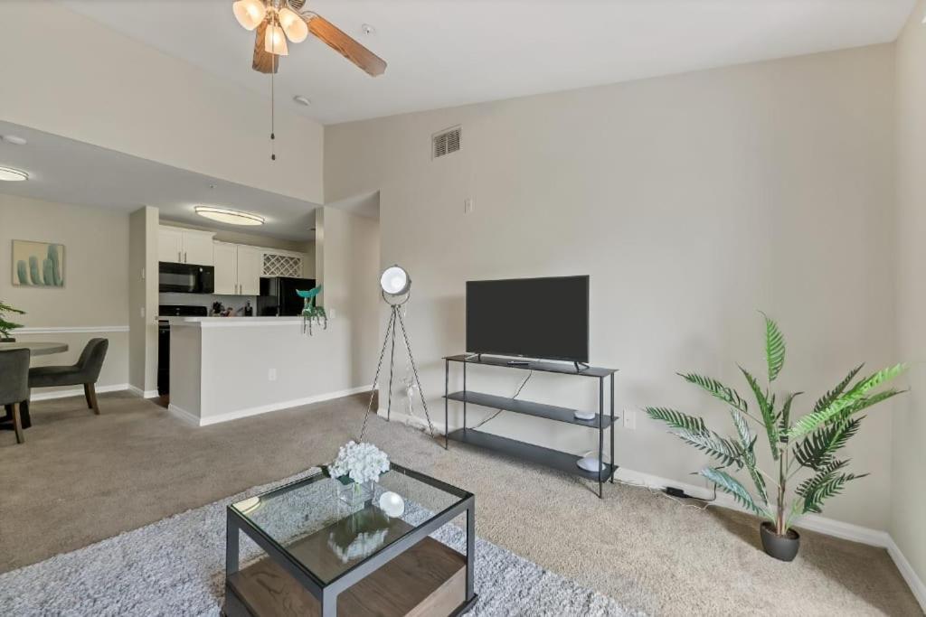 Appartement Designed 2Br With Balcony Pool And Gym à Bradenton Extérieur photo
