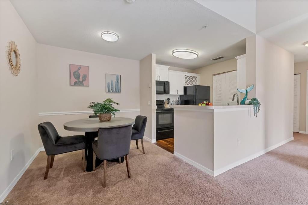 Appartement Designed 2Br With Balcony Pool And Gym à Bradenton Extérieur photo